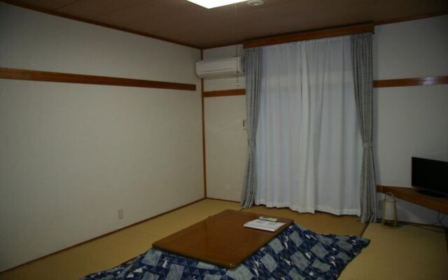 Youth Guest House ATOMA - Hostel