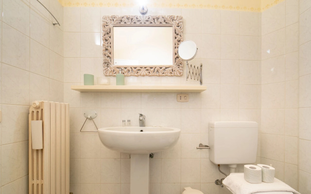 Romantic Pitti by Mmega