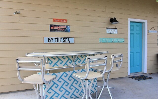 Casa Chillotta 633 by RedAwning