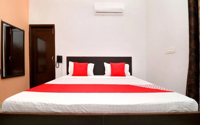 OYO 24142 Hotel Smart King