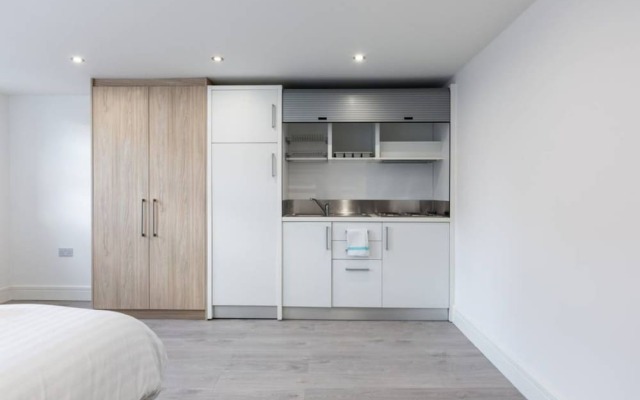 Modern Studio Flat In Camberwell By Burgess Park