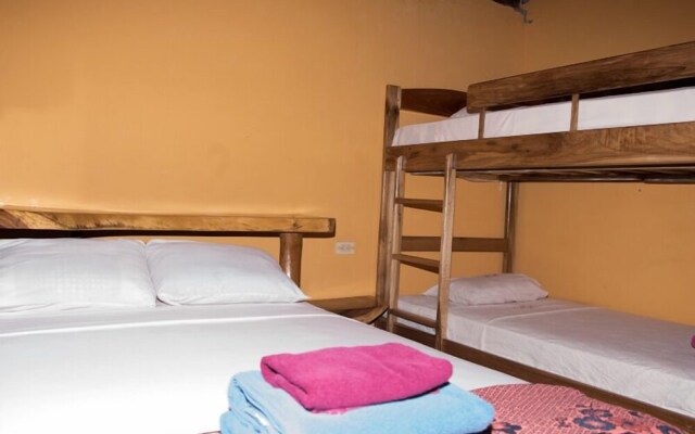 Hostal Rutamar - Hostel