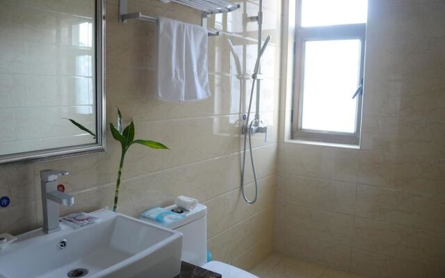 Linxia Travel Hotel