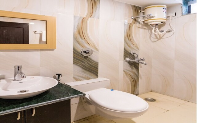 OYO Home 11410 Modern 3BHK Goverdhan Villas
