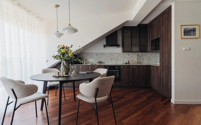 Riverside Nest - LoftAffair