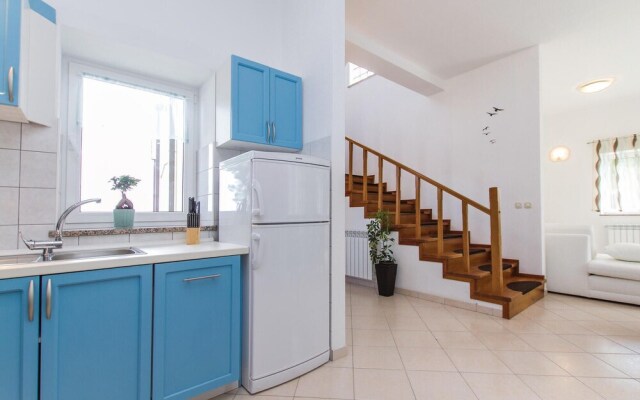 Awesome Home in Drenje With Wifi and 4 Bedrooms