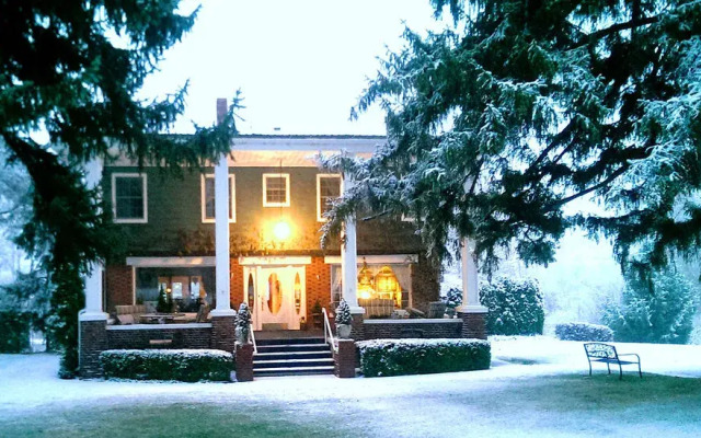 Warm Springs Inn & Winery