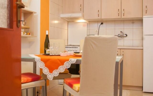 Apartment Sve - with parking : A2 Makarska, Riviera Makarska