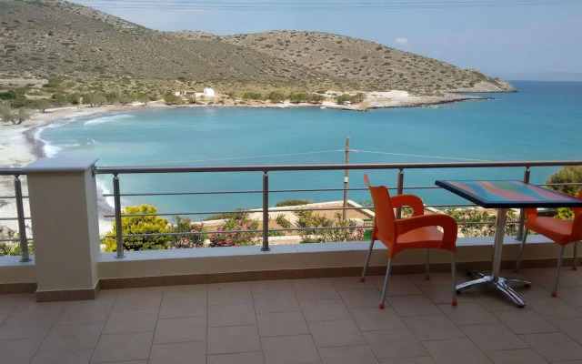 Tholos Bay Suites