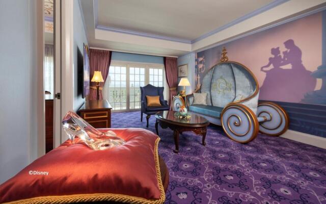 Hong Kong Disneyland Hotel