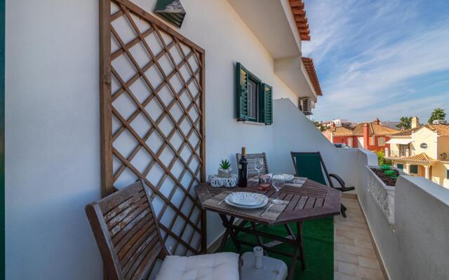 Faro Airport Flat 5 by Homing