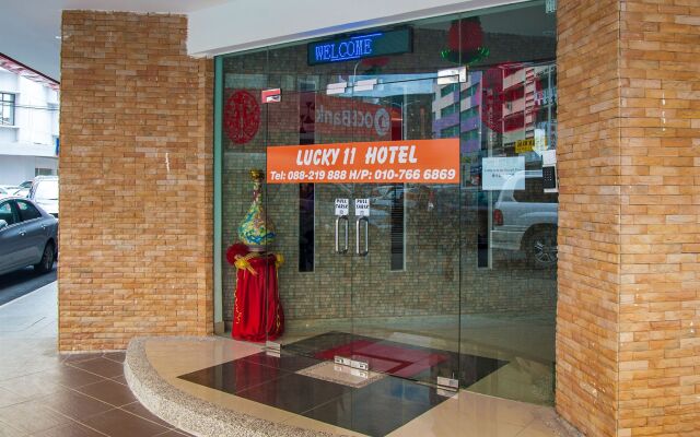 Lucky 11 Hotel