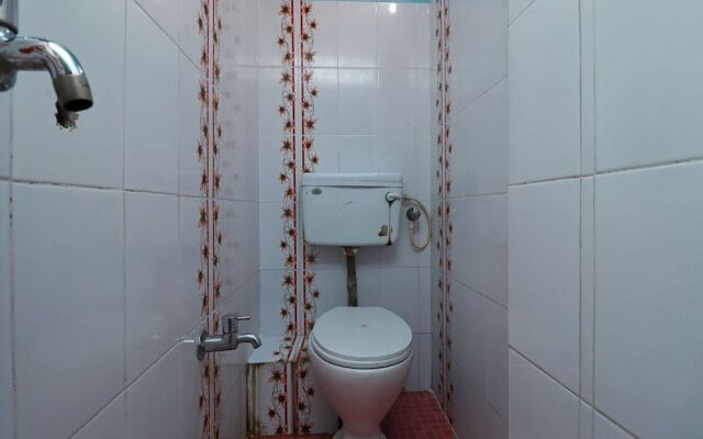 OYO 33455 Hotel Shivam