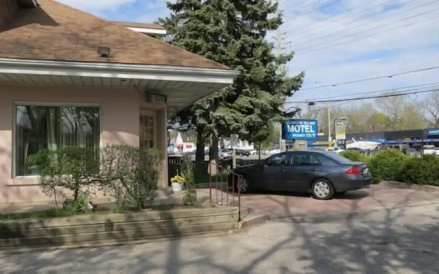 Clarkson Village Motel