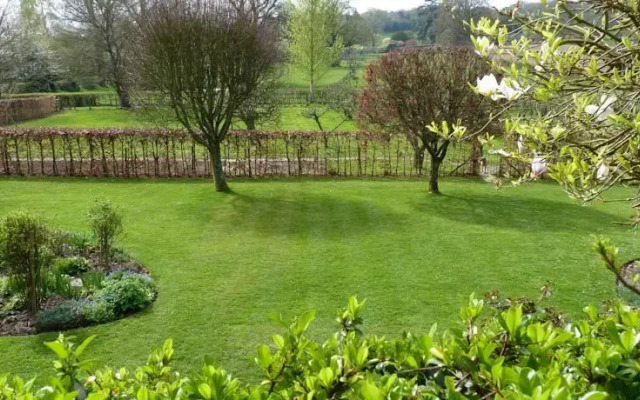 Manvilles Field