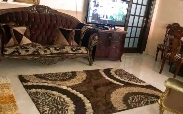 Pyramid Rise Apartments