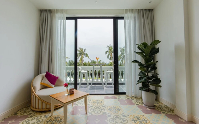 Moodhoian Riverside Resort & Spa