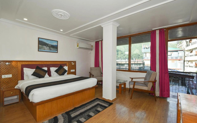 M Hotel & Restaurant
