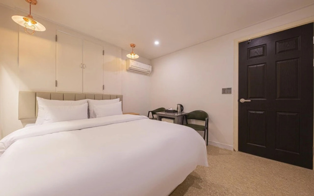 Cheonan Honeymoon Motel
