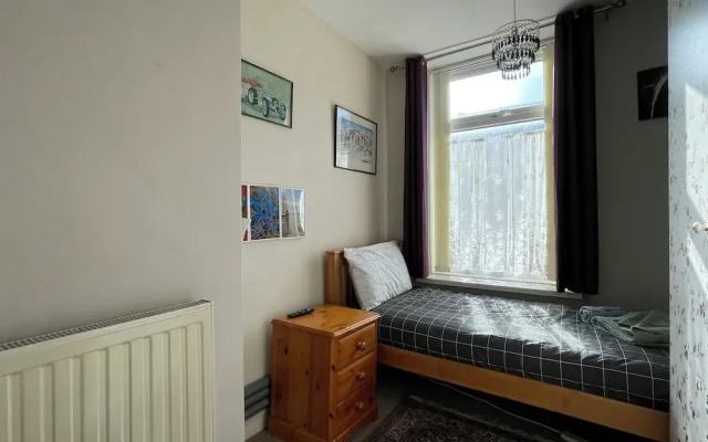 Sheffield's 3BR Retreat
