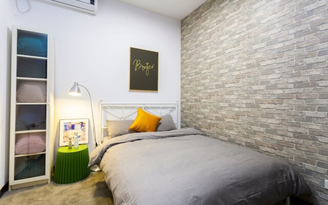 StarHome West Nanjing Road Branch