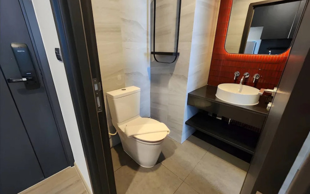 Elegant Room With Roof Top Pool - Best In Pattaya
