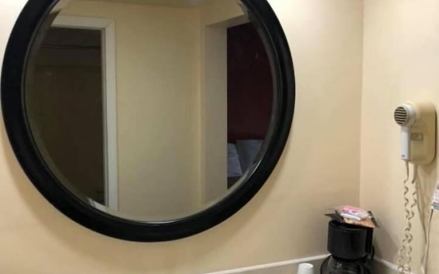 Scottish Inn & Suites