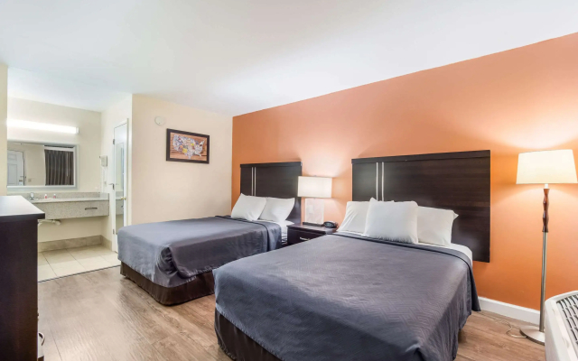 Econo Lodge Santee