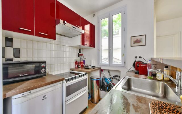 Superb Apartment at the Foot of the Sacré-coeur