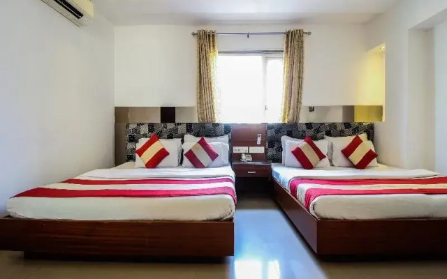 OYO Rooms Arakashan Road 3