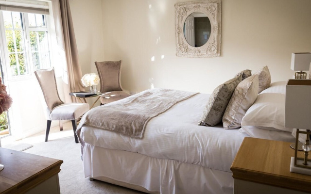 Cricketfield House - Guest House