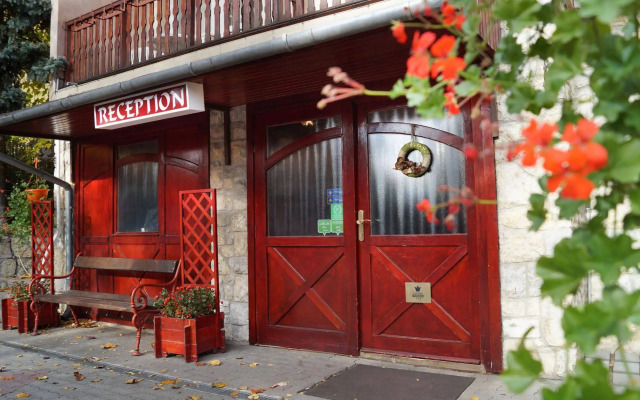 Korona Hotel Panzio