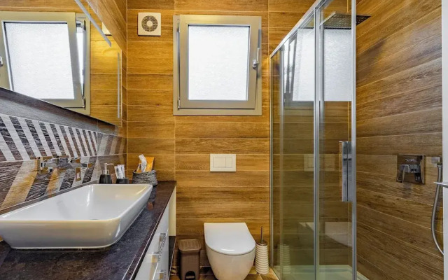Christine Complex- Close to the Beach, Shared Pool