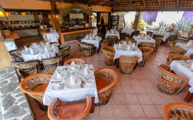 Decameron Los Cocos Guayabitos, Ramada All-Inclusive Resort