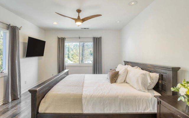 Valentino by AvantStay | Luxury Hollywood Mansion, Los Angeles