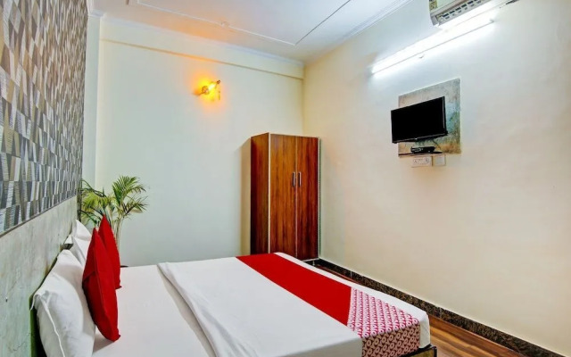 The Rosewood Hotel by OYO Rooms