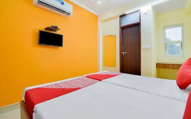 Oyo 47025 Hotel Rishabh Inn