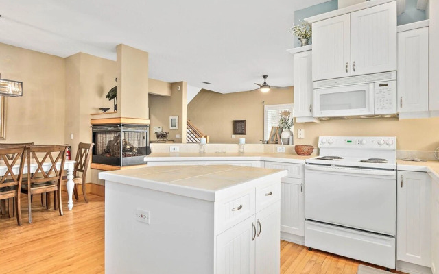 Tuscan Sun by Teeming Vacation Rentals