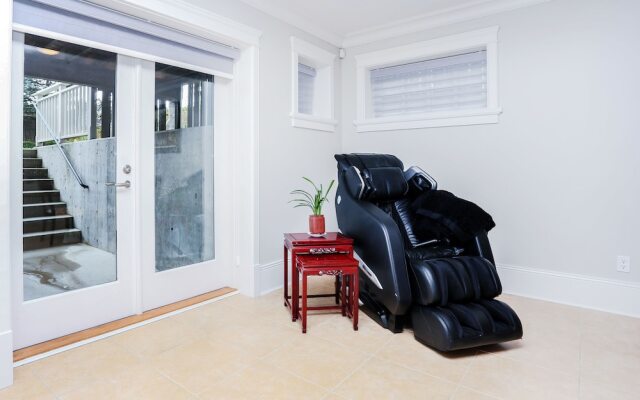 Charming Suite Cypress by Elevate Rooms