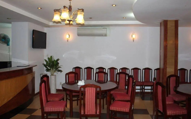 Happy Room ApartHotel