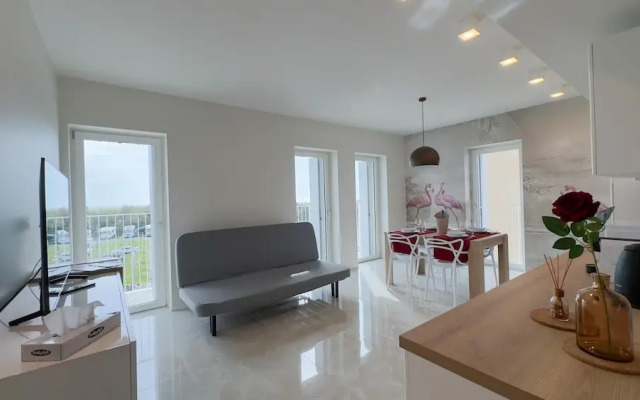 Seafront Modern Farmont Flamingo Suite