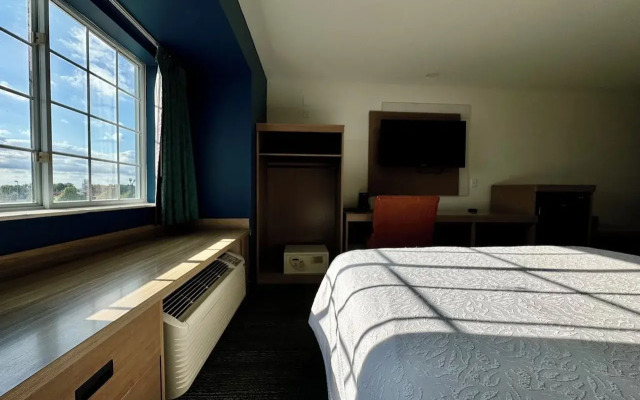Super 8 By Wyndham Fargo Airport