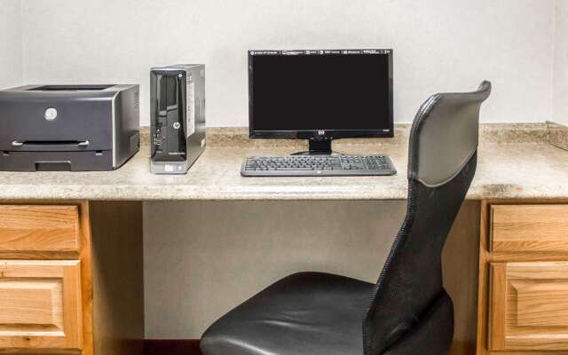 Quality Inn & Conference Center Franklin Downtown