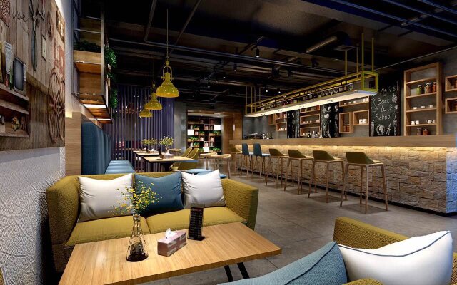 Resplendent Luxury Hotel QingDao Carvinal