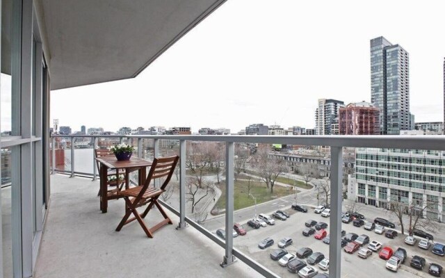 Executive 2 Bedroom Condo Across CN Tower