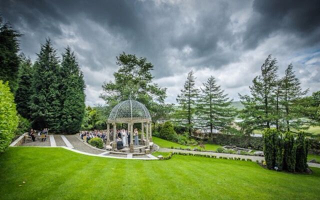 The Saddleworth Hotel