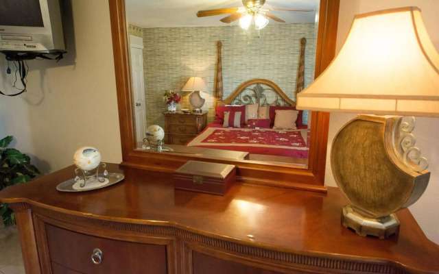 Camelot Beach Suites