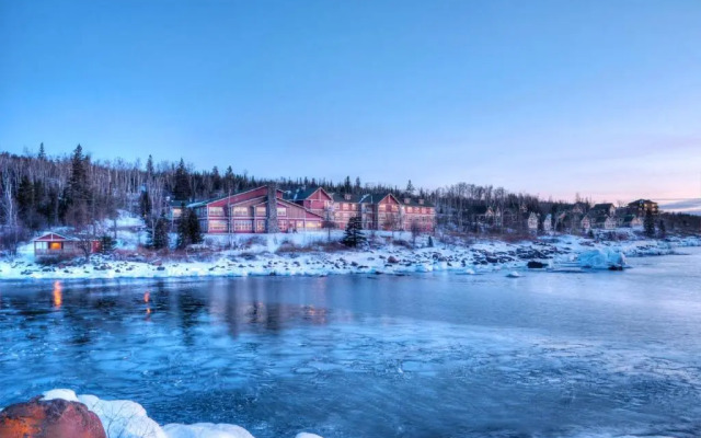 Cove Point Lodge
