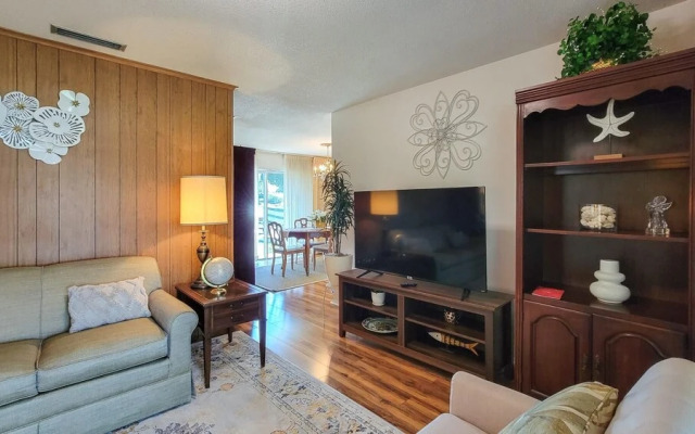 NEW Retro Relaxation in Stylish Rockledge Oasis