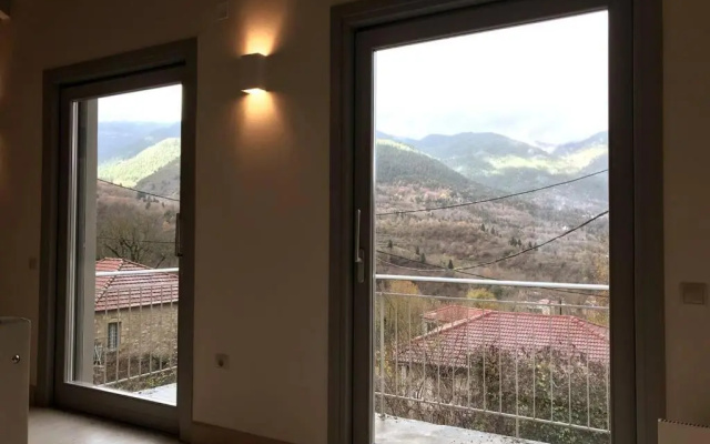 Footpath House / Ολόκληρο σπίτι στο Μεγάλο Χωριό